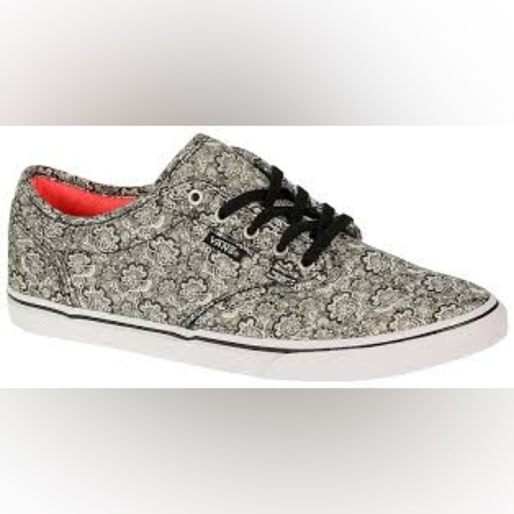 EXCELLENT CONDITION WOMEN’S SIZE 8.5 PAISLEY VANS